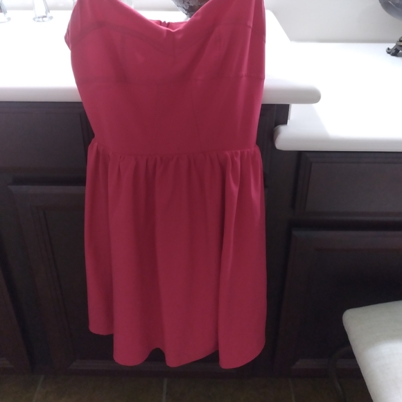 Pink dress - Picture 5 of 5